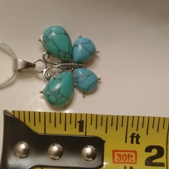 🦋Gorgeous Turquoise butterfly pendant on an 18" sterling silver chain - Picture 4 of 4